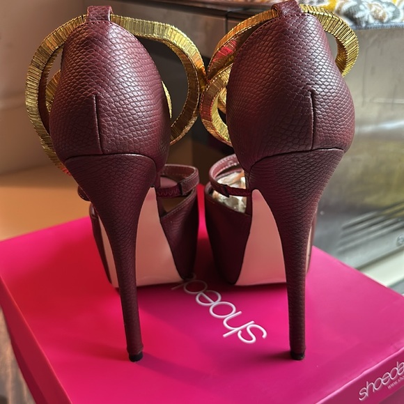 Heels Burgandy - Picture 6 of 8